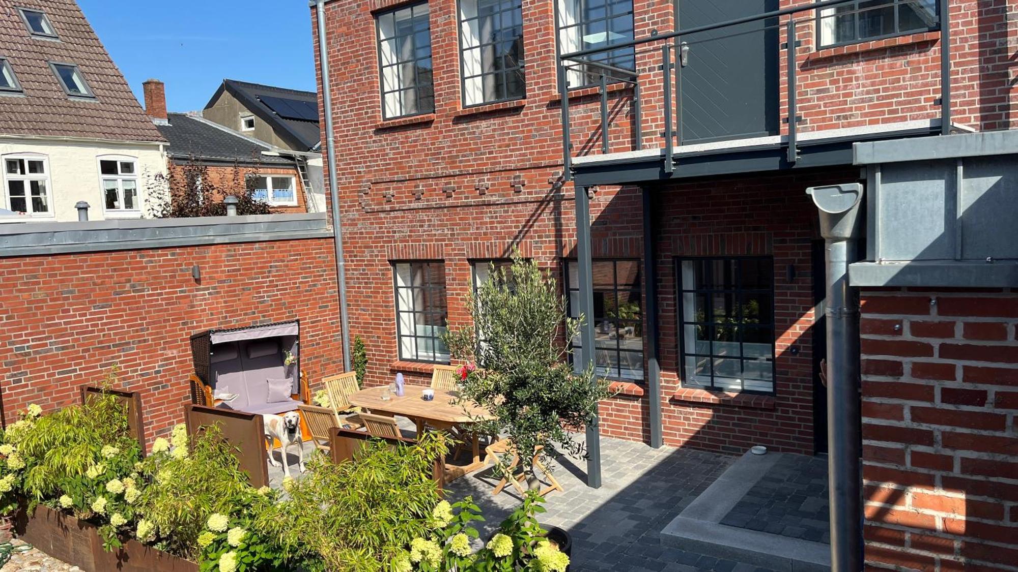 Loftwohnung 2 Simmerdeis An Der Gracht Friedrichstadt Kültér fotó
